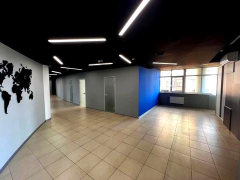 комерційна за адресою Лесі Українки бульв., 23