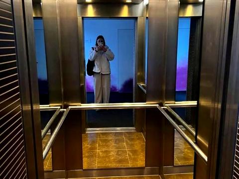 комерційна за адресою Володимирська вул., 38