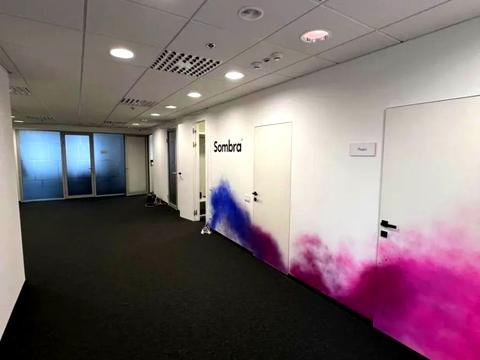 комерційна за адресою Володимирська вул., 38