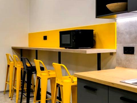 комерційна за адресою Борщагівська вул., 154