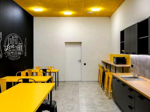 комерційна за адресою Борщагівська вул., 154