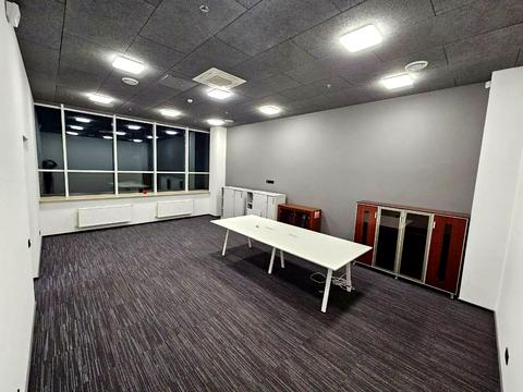 комерційна за адресою Борщагівська вул., 154