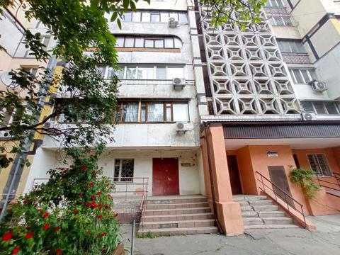 комерційна за адресою Робоча вул., 75