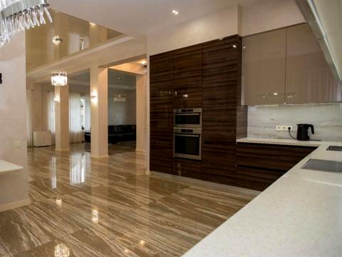 будинок за адресою Центральна