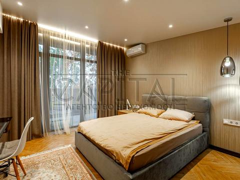 будинок за адресою набережна, 12