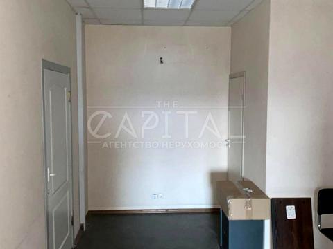 комерційна за адресою Саперно-Слобідська вул., 25