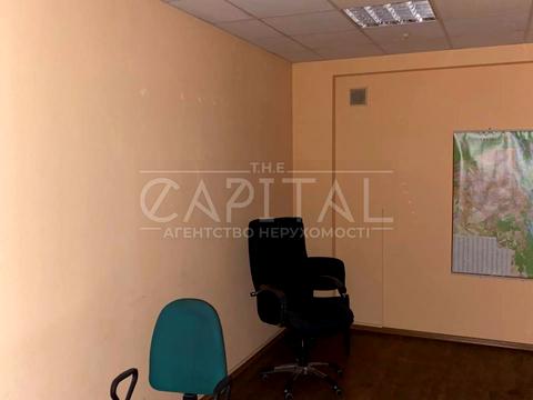 комерційна за адресою Саперно-Слобідська вул., 25