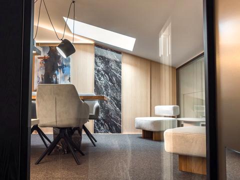 комерційна за адресою Панаса Мирного вул., 8