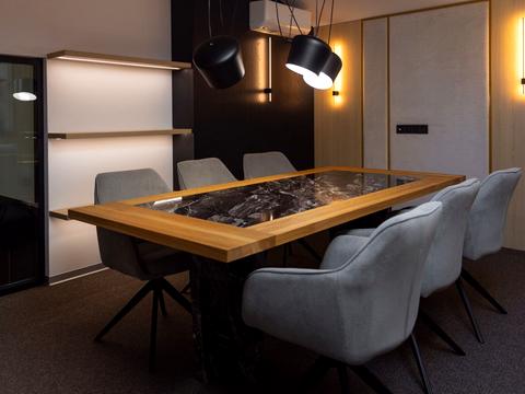 комерційна за адресою Панаса Мирного вул., 8