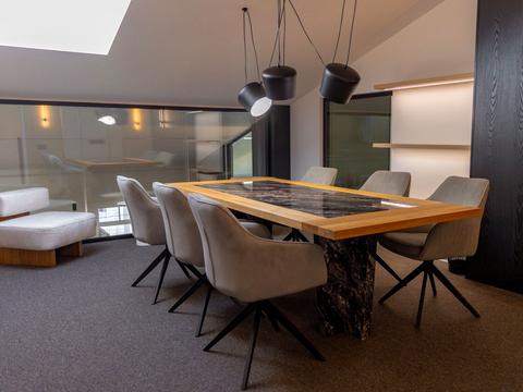 комерційна за адресою Панаса Мирного вул., 8