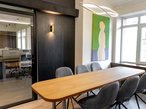 комерційна за адресою Панаса Мирного вул., 8