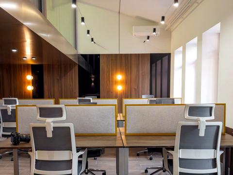 комерційна за адресою Панаса Мирного вул., 8