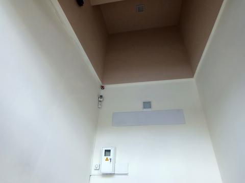 комерційна за адресою Хотинська вул., 12