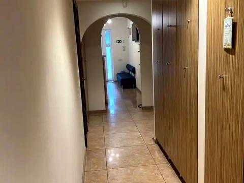 комерційна за адресою Воскресенська вул. (Леніна), 4