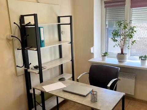 комерційна за адресою Воскресенська вул. (Леніна), 4