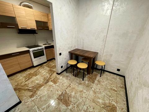 квартира за адресою Вишнева вул., 8