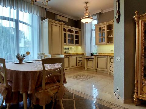 будинок за адресою Любомира Романківа вул. (Червона)