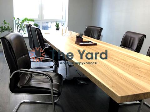 комерційна за адресою Дегтярна вул., 6А