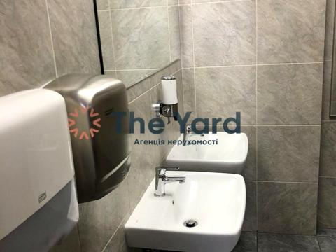 комерційна за адресою Дегтярна вул., 6А