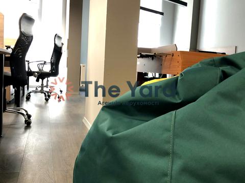 комерційна за адресою Дегтярна вул., 6А