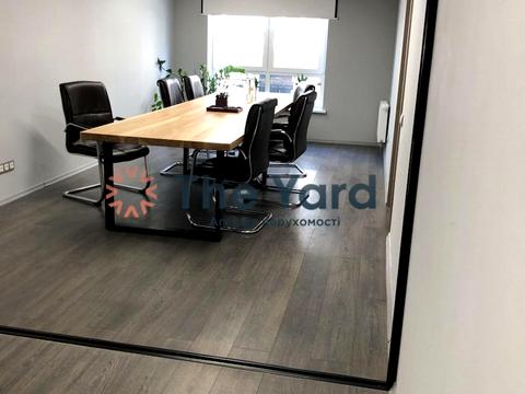 комерційна за адресою Дегтярна вул., 6А