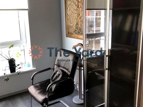 комерційна за адресою Дегтярна вул., 6А