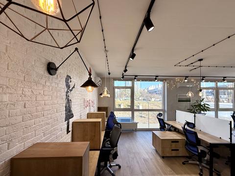 комерційна за адресою Джона Маккейна вул. (Івана Кудрі), 3-А