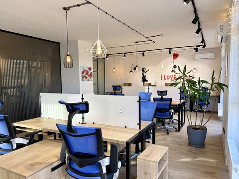 комерційна за адресою Джона Маккейна вул. (Івана Кудрі), 3-А