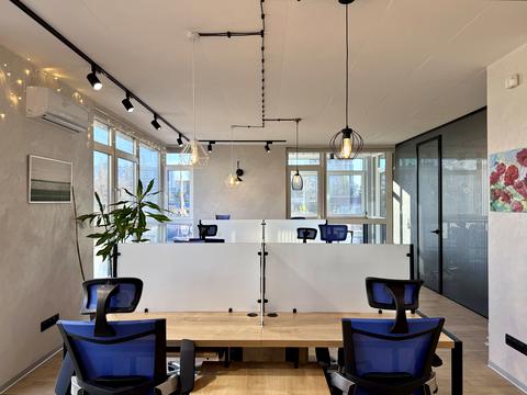 комерційна за адресою Джона Маккейна вул. (Івана Кудрі), 3-А