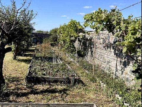 дом по адресу Молодіжна, 1