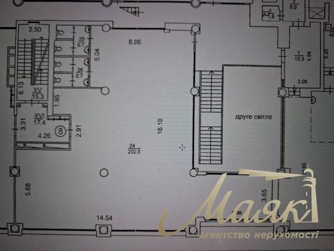 комерційна за адресою Саксаганського вул., 120