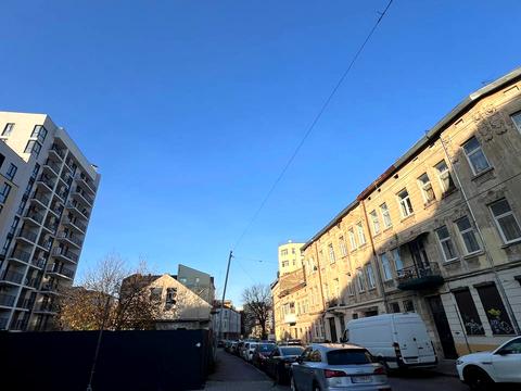 комерційна за адресою Лемківська вул., 14