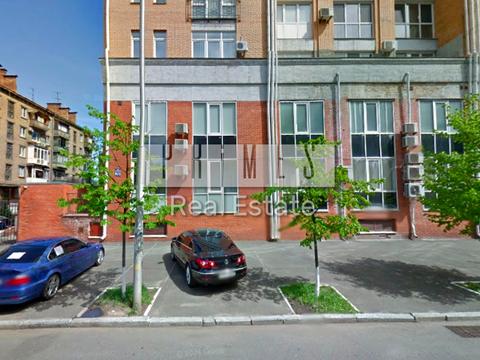 комерційна за адресою Почайнинська вул., 70