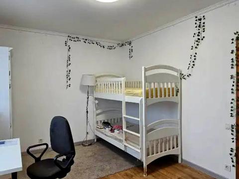 дом по адресу вул. Геологів, 21