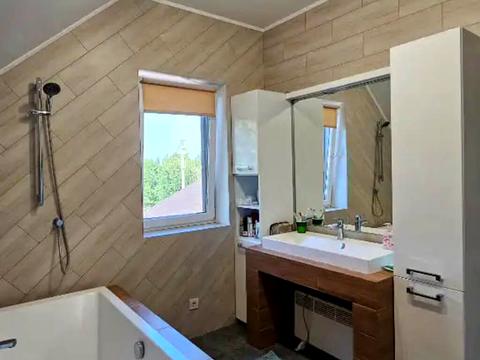 дом по адресу вул. Геологів, 21