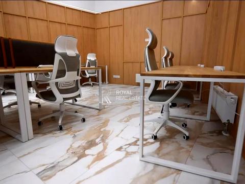 комерційна за адресою Буслівська вул., 12