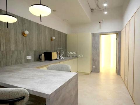 комерційна за адресою Буслівська вул., 12