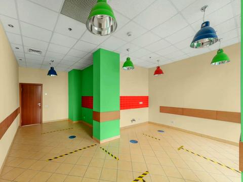 комерційна за адресою Миколи Амосова вул., 12