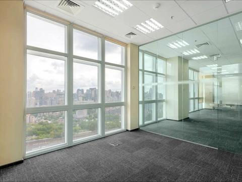 комерційна за адресою Миколи Амосова вул., 12