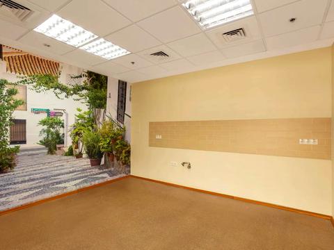 комерційна за адресою Миколи Амосова вул., 12