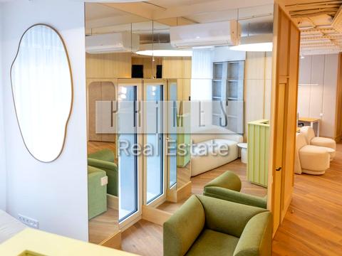 комерційна за адресою Буслівська вул., 12