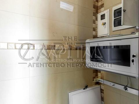 комерційна за адресою Велика Васильківська вул. (Червоноармійська), 72-А