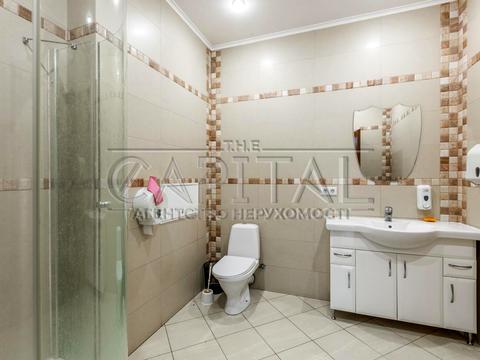 комерційна за адресою Велика Васильківська вул. (Червоноармійська), 72-А