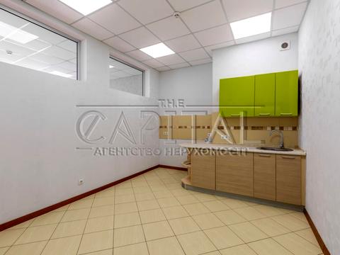 комерційна за адресою Велика Васильківська вул. (Червоноармійська), 72-А