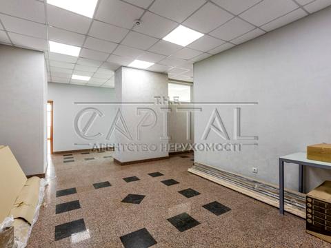 комерційна за адресою Велика Васильківська вул. (Червоноармійська), 72-А