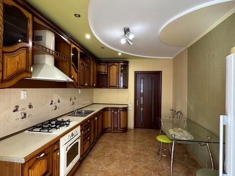 квартира за адресою Зодчих вул., 4