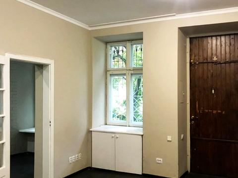 комерційна за адресою Дорошенка вул., 29