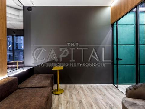 комерційна за адресою Буслівська вул., 12