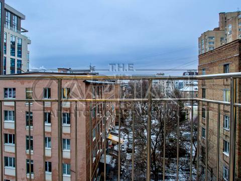 комерційна за адресою Буслівська вул., 12