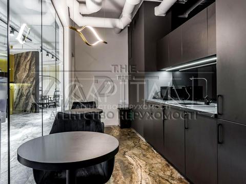 комерційна за адресою Буслівська вул., 12